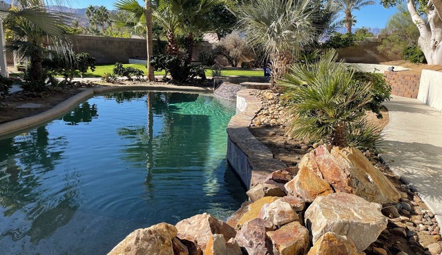 Coachella 2nd Weekend & Stagecoach available! Beautiful, large private backyard!