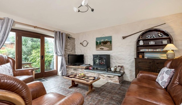Coachmans Cottage, Holiday Cottage Nr St Brides, Sleeps 3, 2 bedrooms, bathrooms