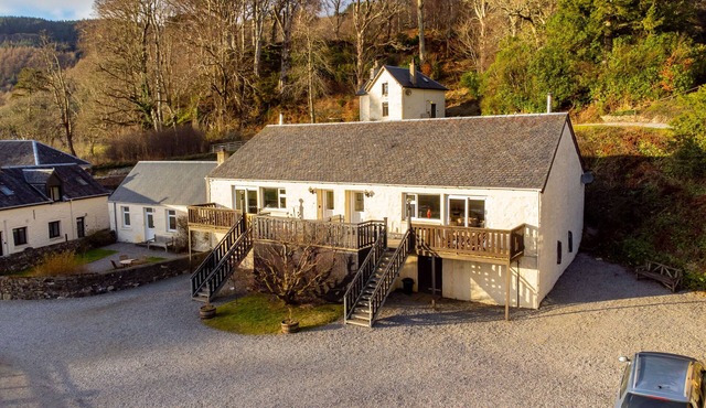 Coachmans East - a cottage that sleeps 6 guests in 2 bedrooms