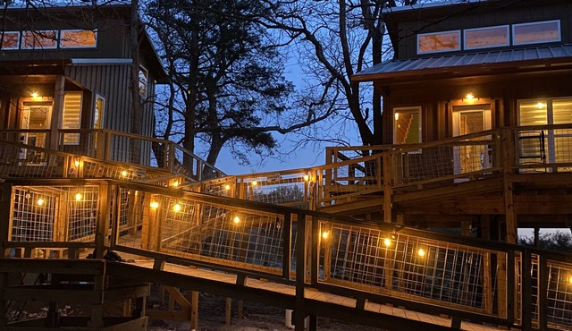 Coach’s Quarters - The Clubhouse - Spend night in the trees!