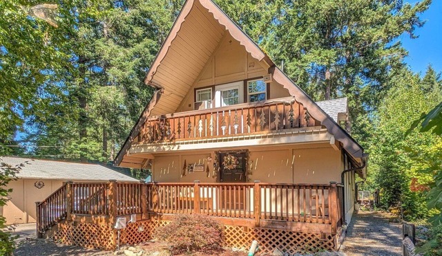 Coal Creek Chalet | Creek, AC, Pet Friendly