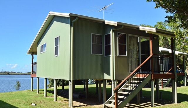 Coast & Country Cabin 2