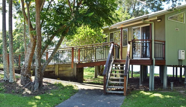 Coast & Country Cabin 6