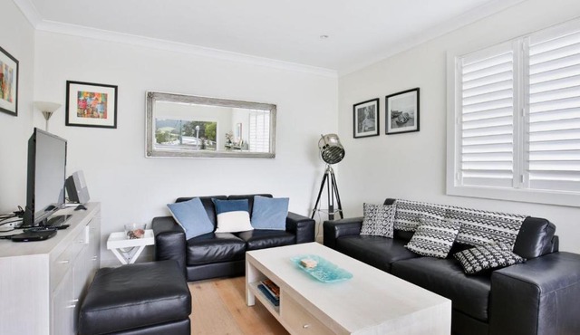 Coast I Pet Friendly I 3 Mins Walk to the Beach