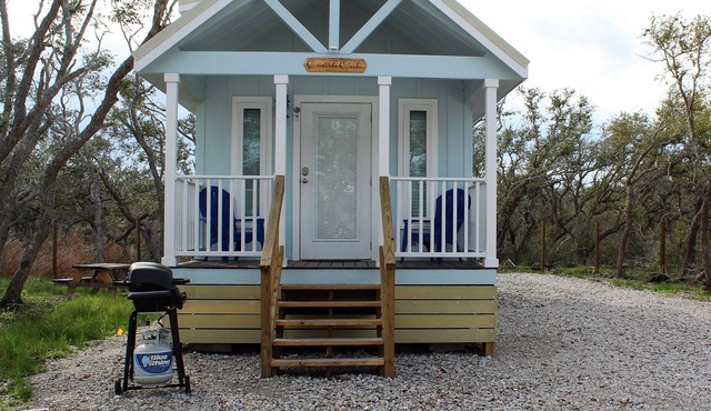 Coast Oak -Beautiful New Tiny Cottage - Perfect Family Getaway