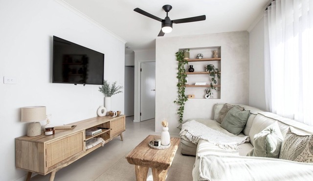 Coastal 2-Bed Apartment with Courtyard