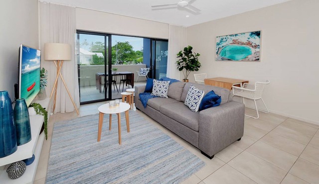 Coastal 2-Bed with Parking & Pool by the Ocean