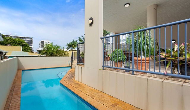 Coastal 3-Bed with Parking, Pool & Ocean View