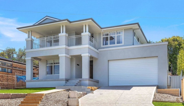 Coastal Ambience by HolidayCo.