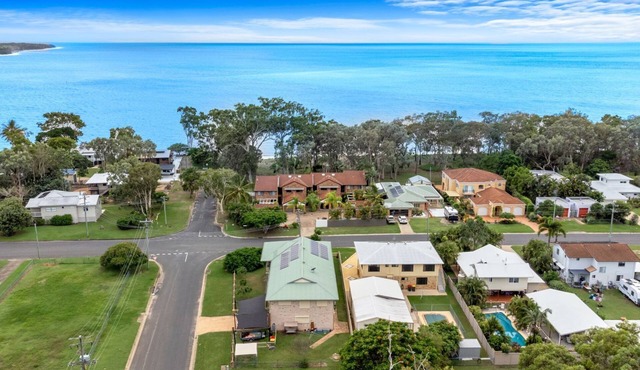 Coastal Bliss - 3 Beds Holiday House