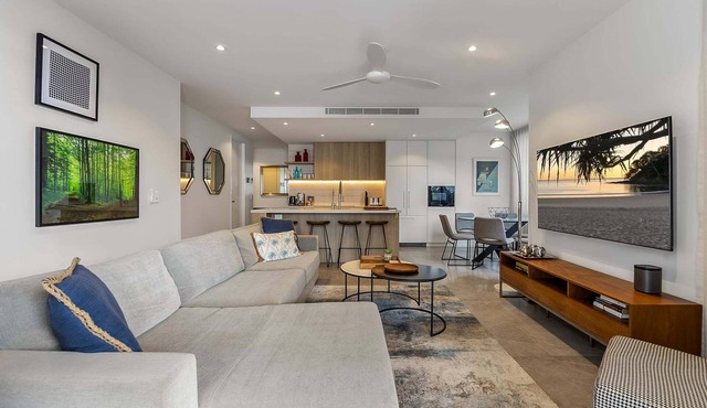 Coastal Bliss: 3-Bedroom Retreat with Pool