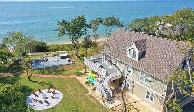 Coastal Bliss: 3500 sqft Beachfront Haven, Steps Away from Your Private Beach - Your Ultimate Cape Charles Getaway