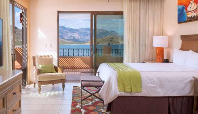 Coastal Bliss: Lavish Resort Villa with Panoramic Ocean Views