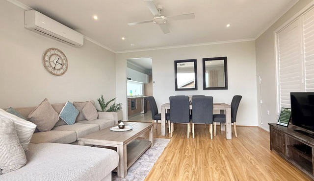 Coastal Breeze at Caves Beach Villas