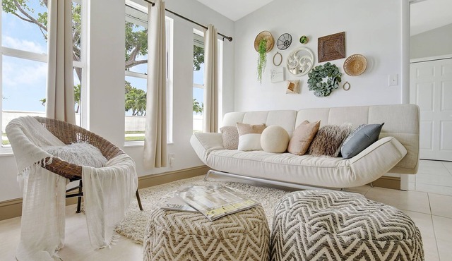 Coastal Breeze Bungalow - Beautiful Hobe Sound / Close to Beach / 3 BE - 3 BA