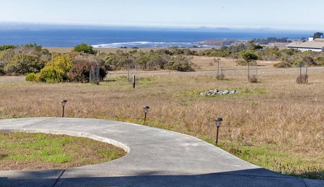 Coastal Breeze- Just north of BB, in a quite coastal community, great views