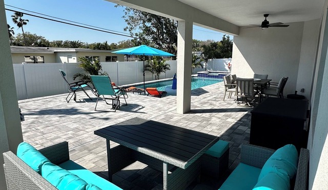 Coastal Breeze Retreat Next to the Beach- Heated Pool/Hot Tub