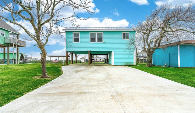 Coastal Bungalow Close to ICW & Beach