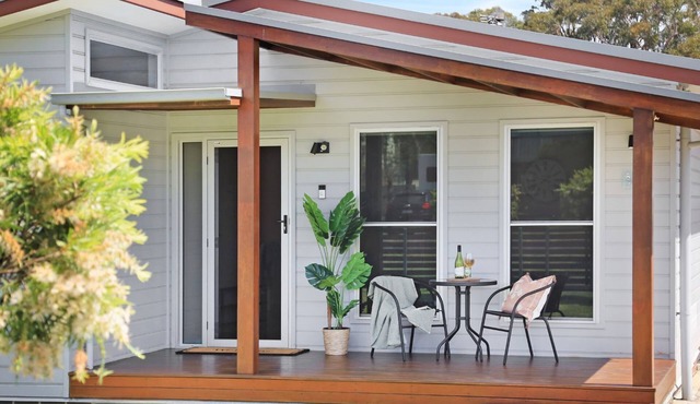 Coastal Bungalow – modern beach house and cabin