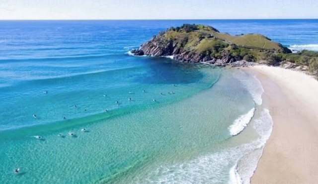 Coastal Caba Shack - 3 bedrooms - Pet Friendly - Walk to Beach & Shops