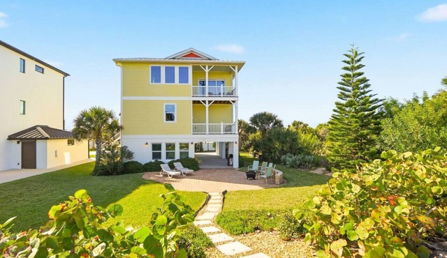 Coastal Canary | Ocean Views and hot tub!