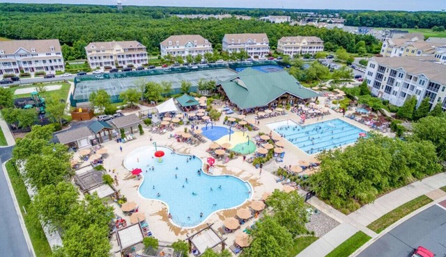 Coastal Charm at Bayside, Golf Cart Access, Pools