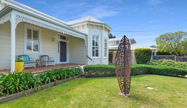 Coastal Charm in Prime Position