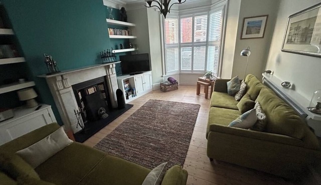 Coastal Charm - Whitley Bay: Beach - Coast - Country -Parking - Pet Friendly