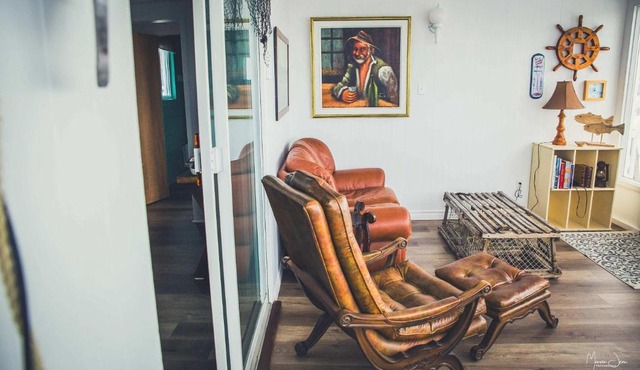 Coastal Charm with River View - La Capitainerie