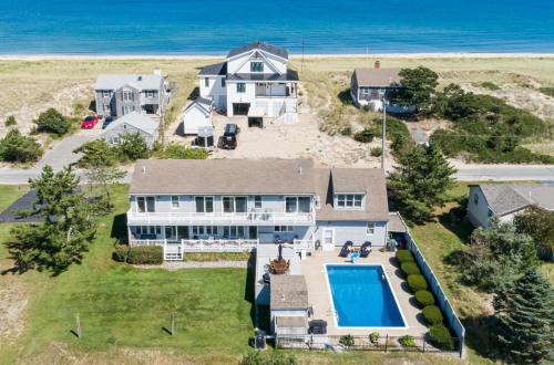 Coastal Chic: Sagamore Beach Private Pool