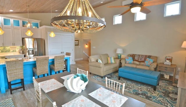 Coastal Chic with Premium Internet at Studio 589!