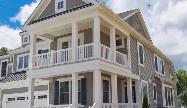 COASTAL CLUB * 5BR LUXURY BEACH HOUSE w 3 Full Baths, 2 - ½ Baths * Sleeps 12