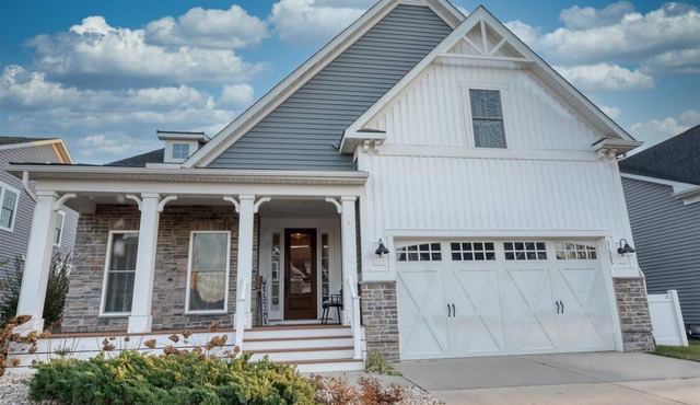 Coastal Club * Spacious and Luxurious 6BR house , w 4 Baths Sleeps up to 14