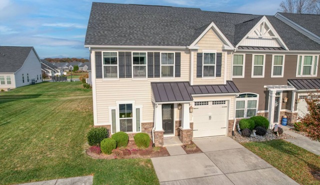 Coastal Club Villa w Resort-Style Amenities 3 BR, 2.5 BA * New Listing * Sleeps