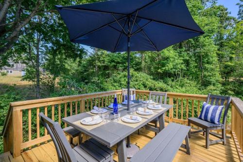 Coastal Comfort Cape Cod Charm Await