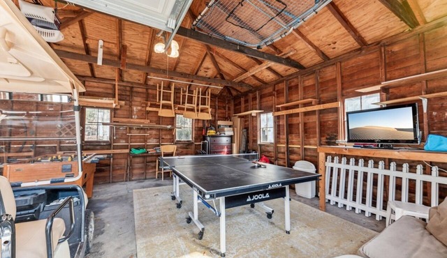 Coastal Comfort:Hot Tub Home a Block to the Beach