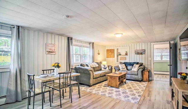 Coastal Comfort Near the Bay! 'Buttermilk Cottage'