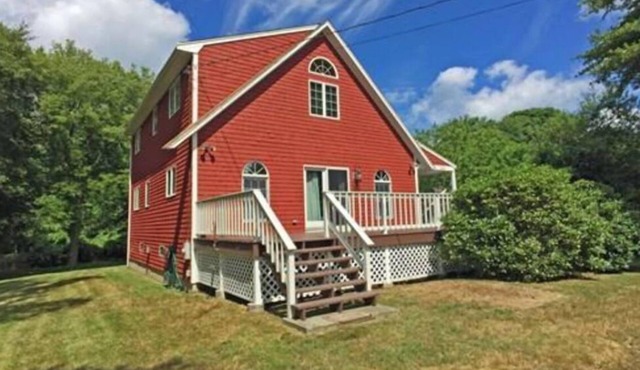 Coastal Comfort on Prudence Island