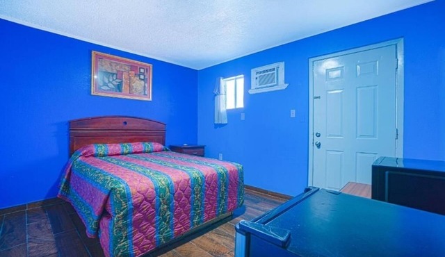 Coastal Comfort Awaits at Monterrey Motel Padre Island, Corpus Christi