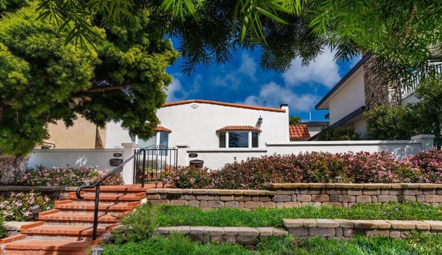 Coastal Compound in Renowned La Jolla Village!