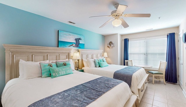 Coastal Condo with outdoor pool and golf courses nearby