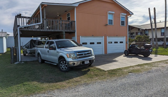 COASTAL CORAL -A few steps to the Beach, Pier, Park & close to all Boat Ramps.