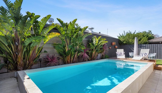 Coastal Cosy Beach House with Saltwater Pool in Barwon Heads