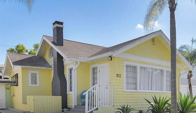 Coastal Cottage Charming 2-bedroom house with AC and WiFi in Lake Worth Beach