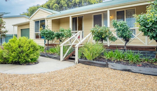 Coastal cottage 10 minutes walk to Goolwa Beach