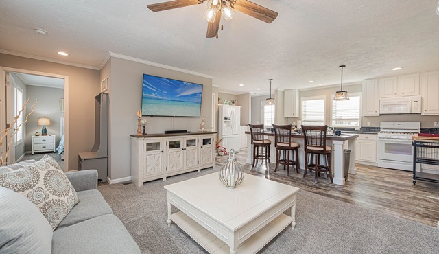 Coastal Cottage 15 Minutes to Lewes Beach + Bike Trail Access.