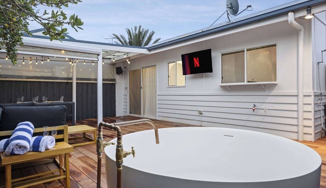 Coastal Cottage - 200m to Beach & Pet Friendly