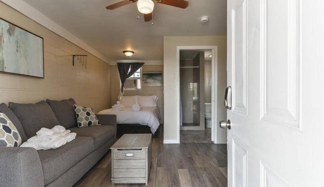 Coastal Cottage 5, Across Street from Beach