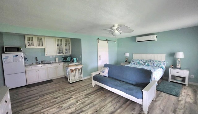 Coastal Cottage Bay House - Bayview Studio – Fish, Swim, Enjoy!
