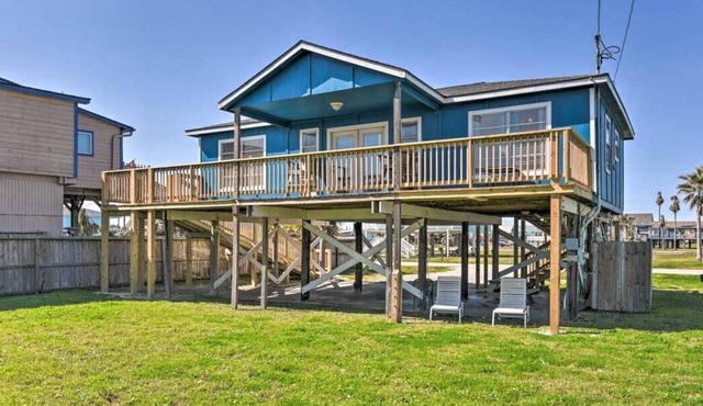 Coastal cottage getaway with plenty of charm & personality. Ramp for easy access